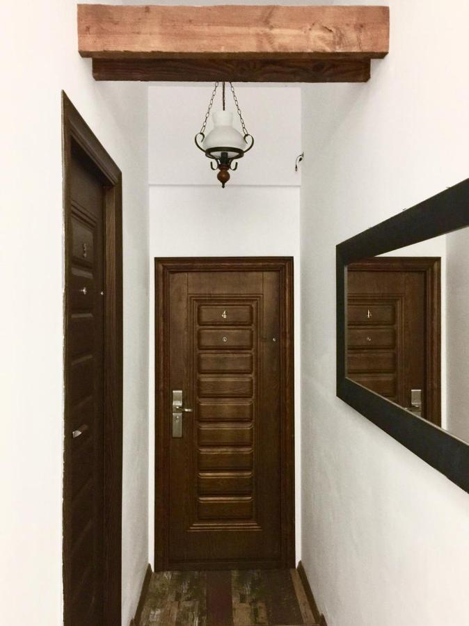 Downtown Hostel Braşov Exteriör bild