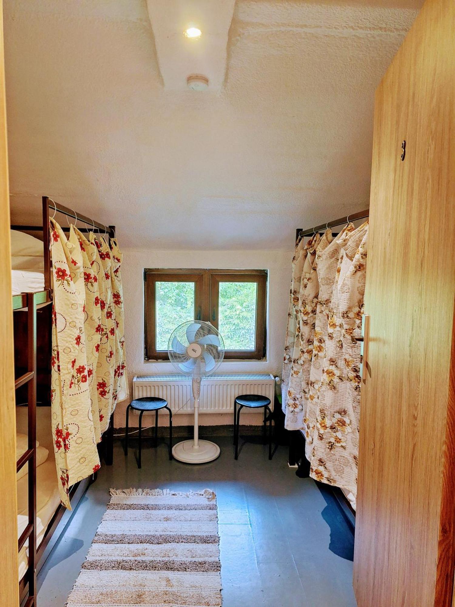 Downtown Hostel Braşov Exteriör bild