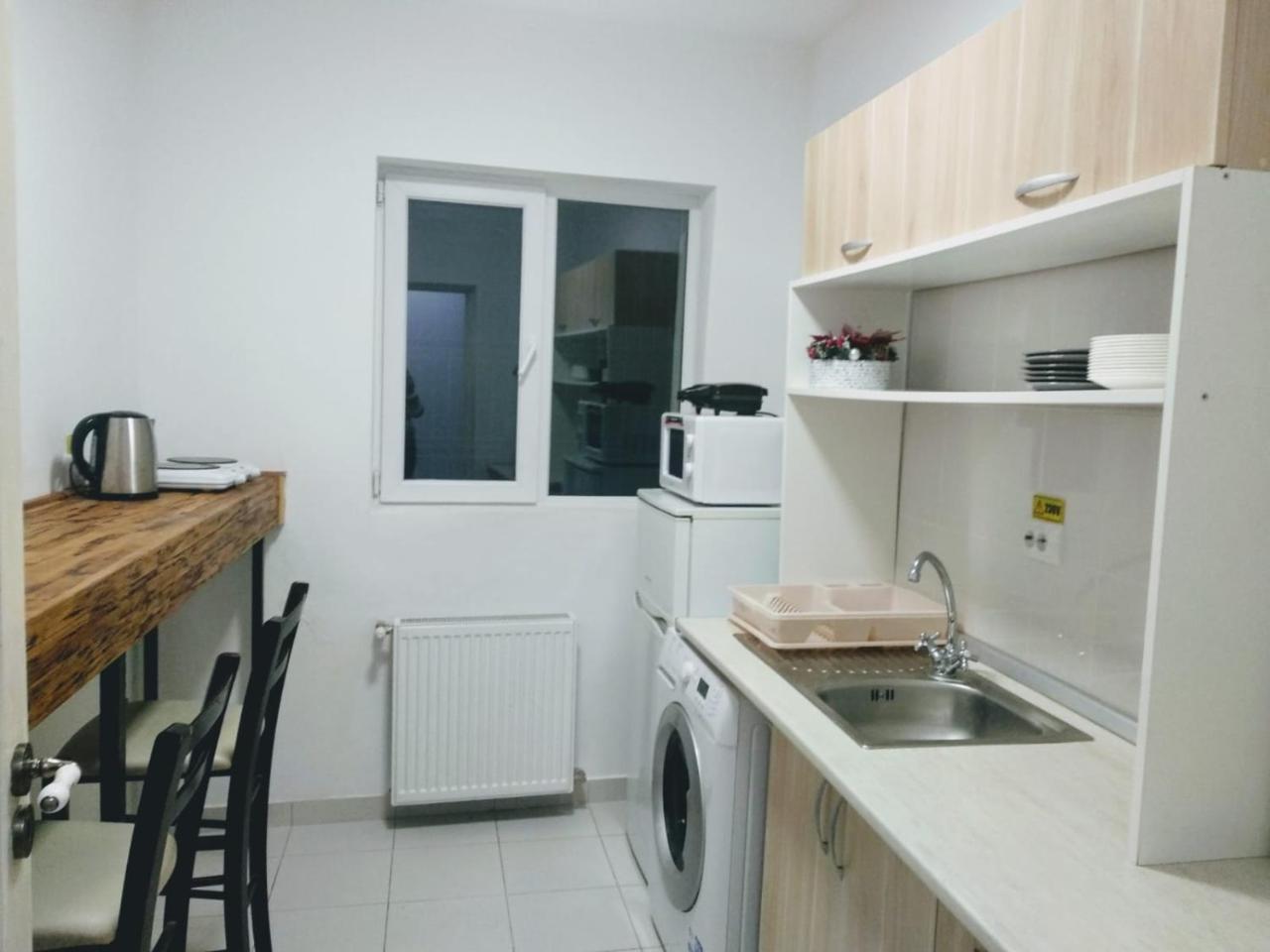 Downtown Hostel Braşov Exteriör bild