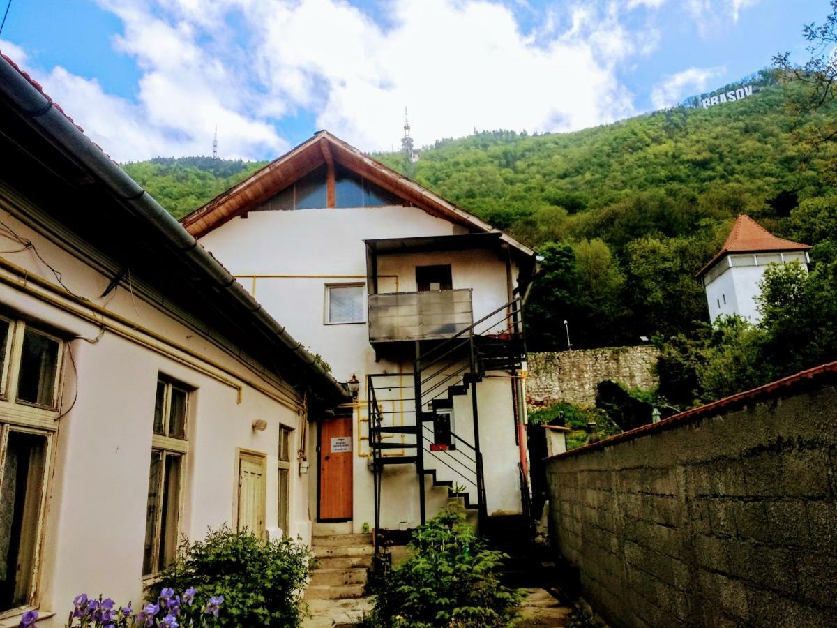 Downtown Hostel Braşov Exteriör bild
